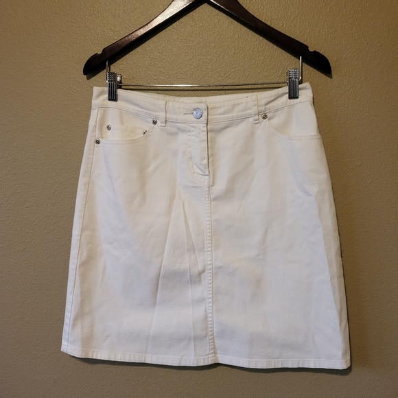 Lilly Pulitzer Dresses & Skirts - Vacation Size 2 Lilly Pulitzer White Cotton Mini Skirt